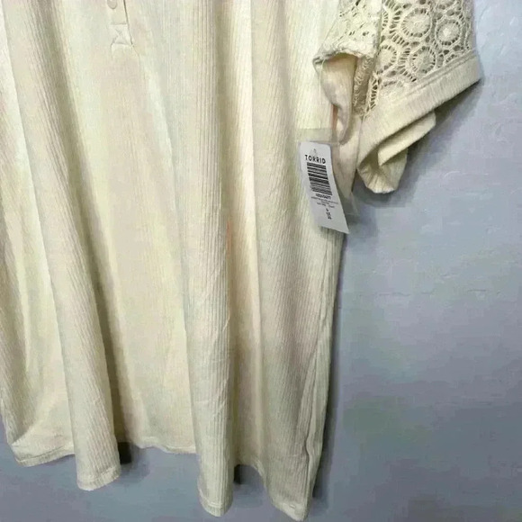 Torrid Fitted Super Soft Rib Lace Henley Top 4 4X 26 - Picture 6 of 8